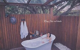 Grape Juice Retreat Rustic Romantic Gateway 5Mins To Beaches & Town